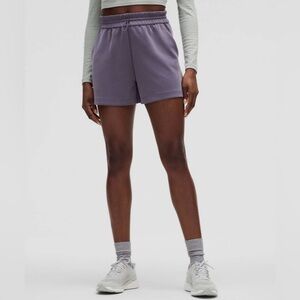 Lululemon Softstreme High-Rise Short 4" Nightfall Size 6 NWT